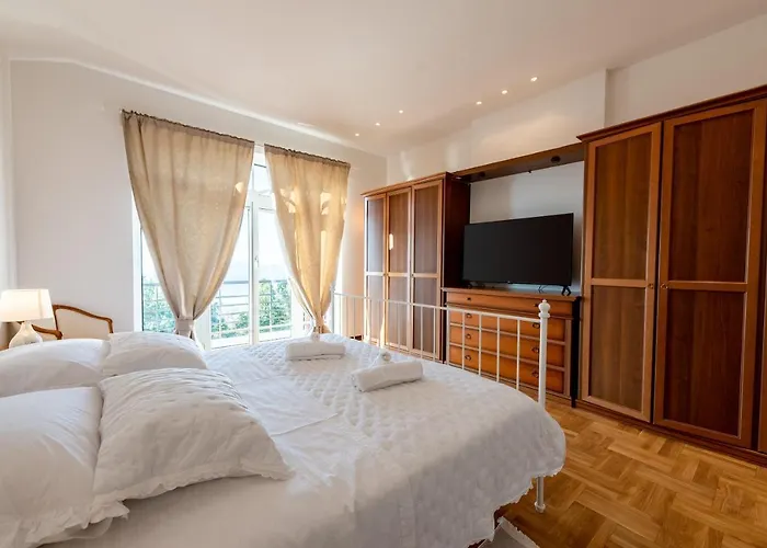 Piano With Stunning View, Heated Outdoor Pool & Gaming * オパティヤ