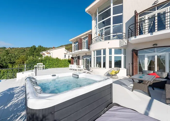 Piano With Stunning View, Heated Outdoor Pool & Gaming ヴィラ
